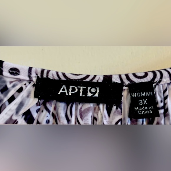 Apt 9 Black & White Short Sleeve Blouse - Picture 2 of 6